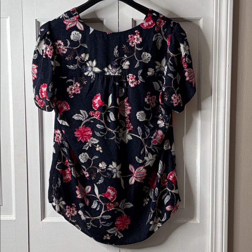 Daniel Rainn Navy Floral V-Neck Short Sleeve Blouse with Pink & White Flowers - Picture 6 of 10